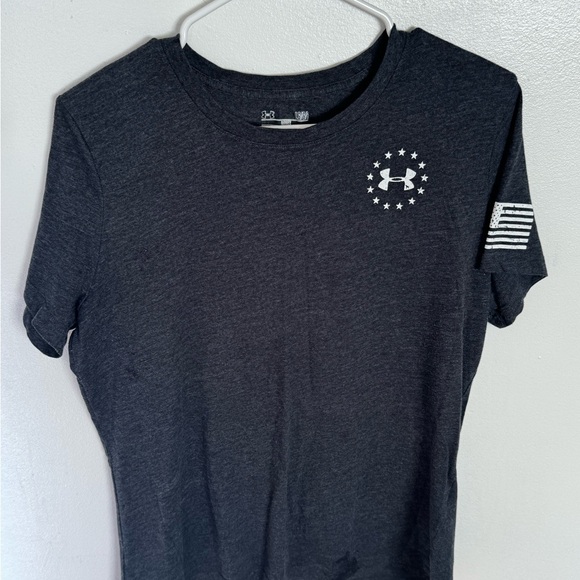 Under Armour Tops - Under‎ Armour Charcoal Women's Jersey Top